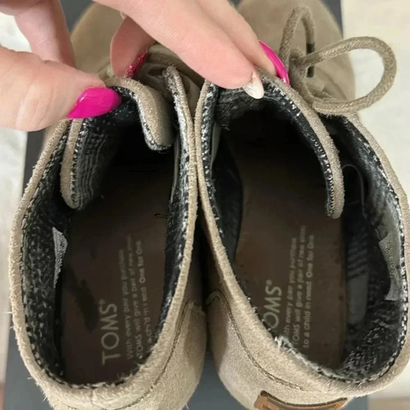 TOMS Desert Wedge Taupe 7.5 Wedge Boots Neutral Fall Shoes Back to School EUC - Picture 5 of 15